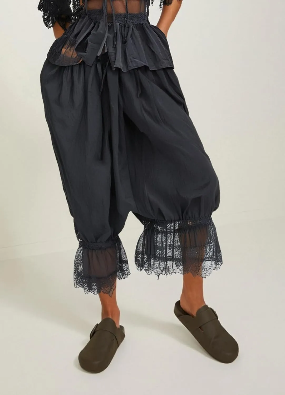 Seyumixi Women Lace Ruffled Long Bloomer Pants Lace Trim Pantaloons Elastic Waist Cropped Slip Pants Capri Pj Bottoms